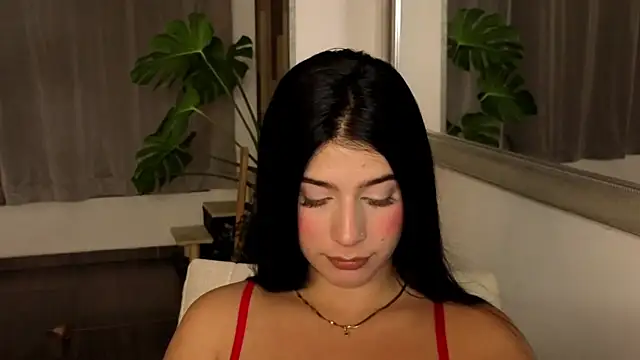 Snapshot of _HannahFox_ chatting on May 2026 12:29:01 AM HannahFox online show from May 2026 12:29:01 AM