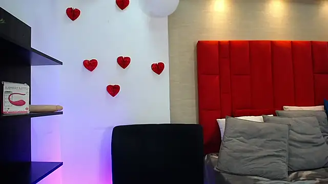 Luna Millers online show from March 2026 04:25:01 AM