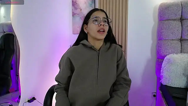 Luna Millers online show from July 2026 04:15:02 AM
