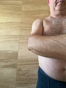 Snapshot of YachtCaptain10 chatting on April 2026 11:15:01 AM YachtCaptain10 online show from April 2026 11:15:01 AM