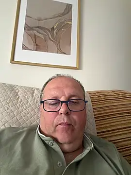 Snapshot of YachtCaptain10 chatting on April 2026 06:13:02 PM YachtCaptain10 online show from April 2026 06:13:02 PM