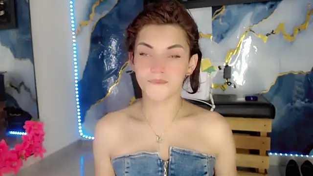 NathalialLooes online show from May 2026 05:13:02 AM