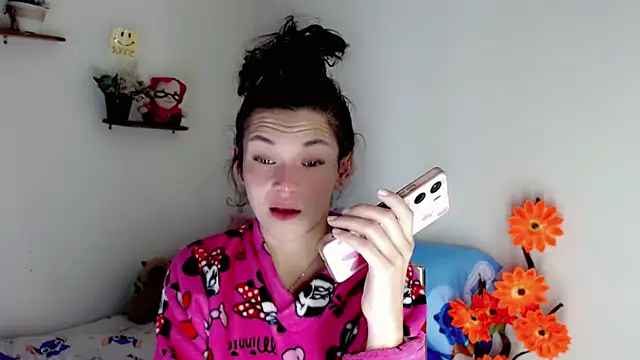 NathalialLooes online show from June 2026 09:19:02 PM