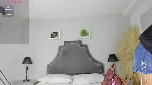 KarelyMitchel online show from February 2026 01:23:02 PM