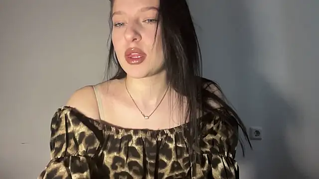 Sarahsolara online show from February 2026 02:02:02 PM