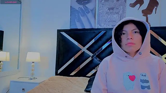 Zoe-yanin online show from April 2026 06:58:02 PM