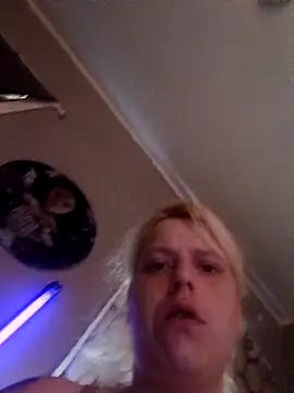 Snapshot of Shirley0810 chatting on April 2026 04:46:02 PM Shirley0810 online show from April 2026 04:46:02 PM