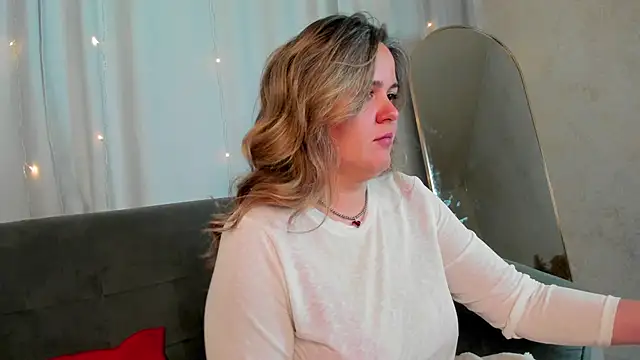 LilyBel online show from May 2026 01:11:02 AM