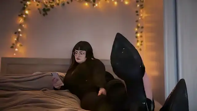 Snapshot of GoddessOdessa chatting on February 2026 07:09:02 PM GoddessOdessa online show from February 2026 07:09:02 PM