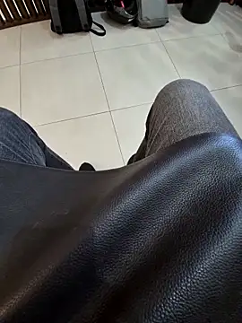 Snapshot of biel13cm chatting on February 2026 01:17:01 PM biel13cm online show from February 2026 01:17:01 PM