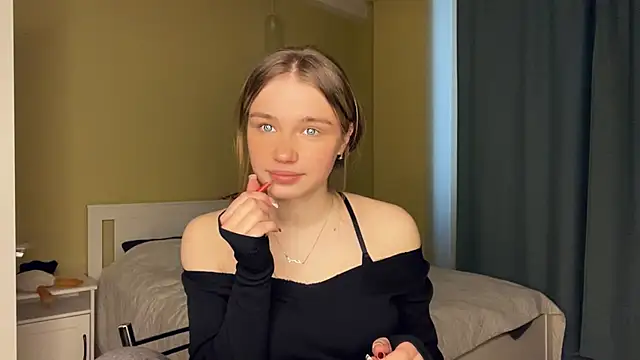 EarthaStinett online show from March 2026 01:37:01 PM