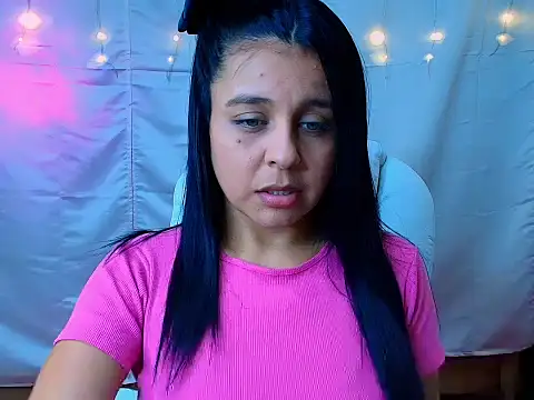 Snapshot of DanielaLati chatting on February 2026 10:08:02 PM DanielaLati online show from February 2026 10:08:02 PM