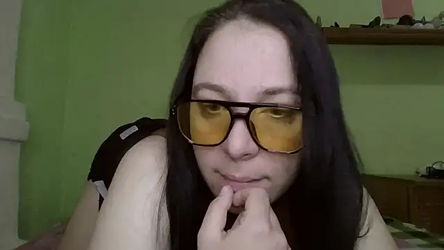 Snapshot of MillaSourety chatting on February 2026 12:43:02 PM MillaSourety online show from February 2026 12:43:02 PM