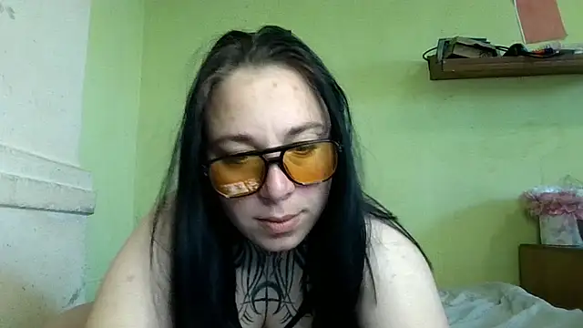 MillaSourety online show from May 2026 01:07:01 PM