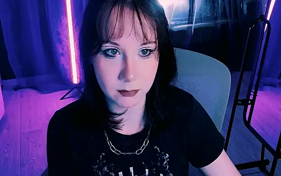 Snapshot of marty_bree chatting on June 2026 04:57:01 PM marty bree online show from June 2026 04:57:01 PM