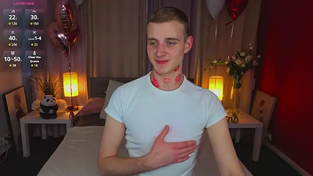 HereAlexColee online show from February 2026 02:36:01 PM