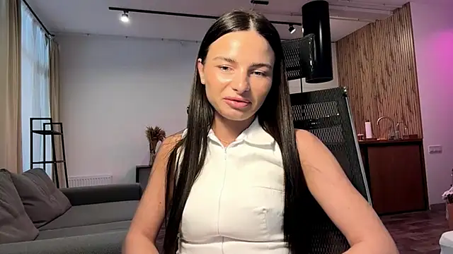 Snapshot of JackiHemrick chatting on February 2026 12:24:01 PM JackiHemrick online show from February 2026 12:24:01 PM