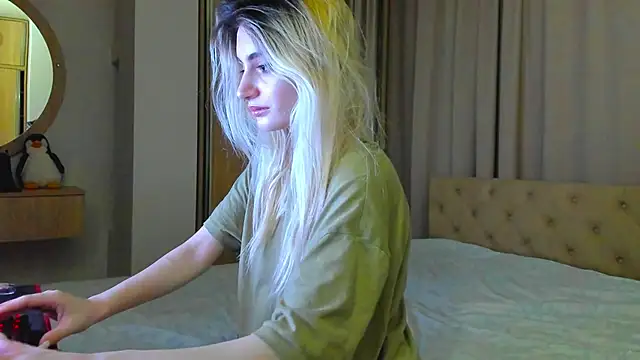Lesyalisss online show from April 2026 11:20:02 PM