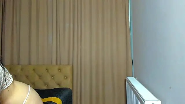 Lesyalisss online show from May 2026 07:34:02 PM