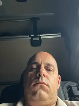 kipsy0 online show from April 2026 04:42:02 PM