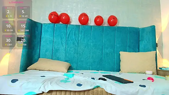 dulcenena moon online show from February 2026 07:32:02 PM