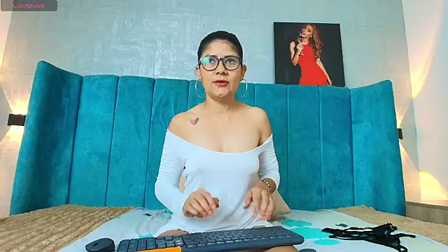 dulcenena moon online show from February 2026 11:29:01 AM