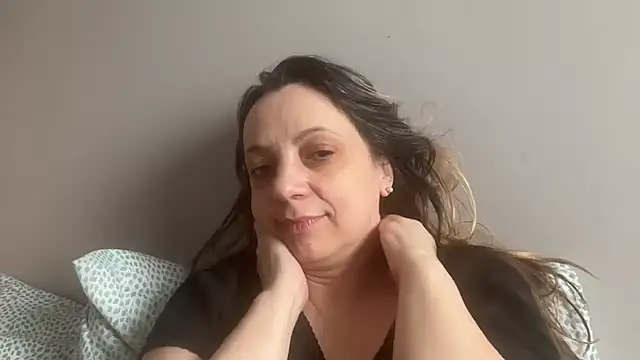 ShyFlameLive online show from April 2026 01:04:01 PM