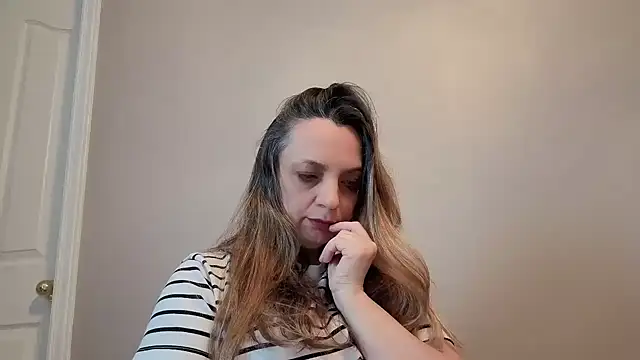 ShyFlameLive online show from May 2026 06:57:01 PM