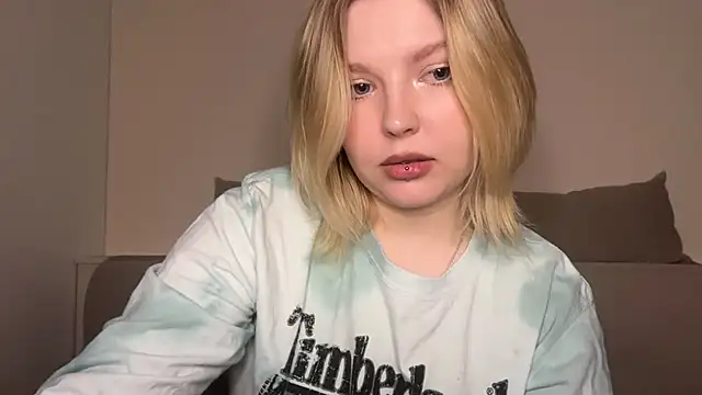 Ophelia Ritz online show from April 2026 10:29:01 PM