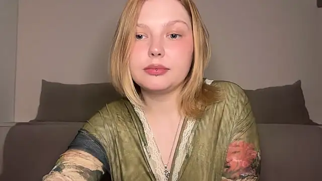 Ophelia Ritz online show from May 2026 10:27:02 PM