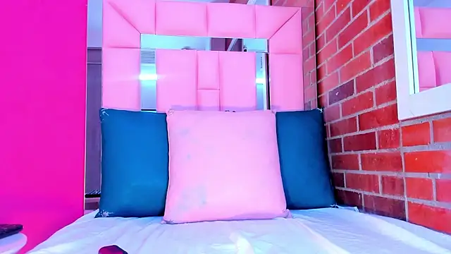 Baby doll XOXO online show from February 2026 02:43:01 PM