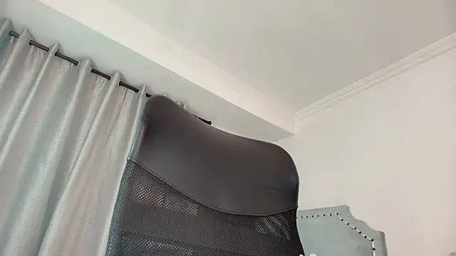 Snapshot of paulina_ponce chatting on February 2026 06:40:02 AM paulina ponce online show from February 2026 06:40:02 AM