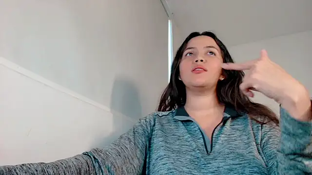 paulina ponce online show from April 2026 10:43:02 PM