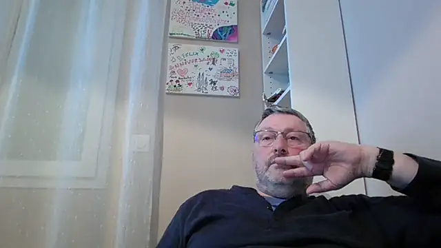 doudou310 online show from February 2026 05:15:01 AM