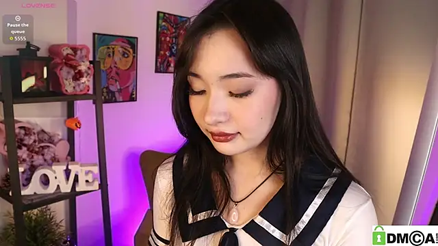 Noiry Vuvez online show from April 2026 08:11:01 PM