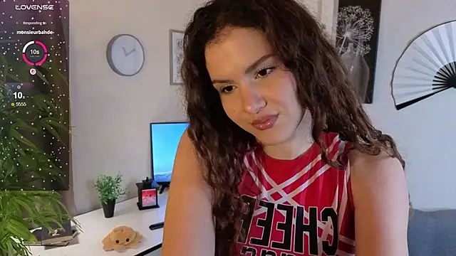 Snapshot of Lili_Torin chatting on February 2026 09:19:01 AM Lili Torin online show from February 2026 09:19:01 AM