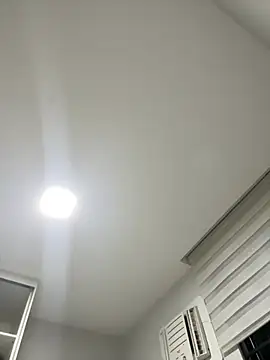 Snapshot of modo_offf chatting on April 2026 07:48:01 PM modo offf online show from April 2026 07:48:01 PM