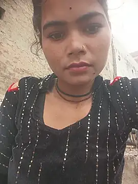 Snapshot of Sunali_Bendre chatting on July 2026 01:58:01 AM Sunali Bendre online show from July 2026 01:58:01 AM