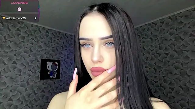 IeshaOsorio online show from April 2026 08:04:01 AM