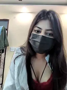 Confident chic online show from February 2026 12:35:01 PM