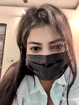 Confident chic online show from February 2026 10:44:02 AM