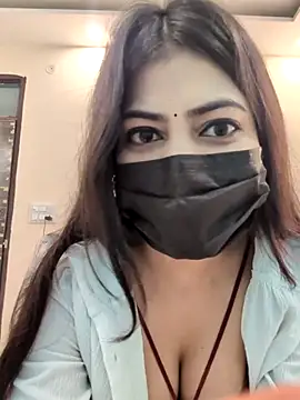 Confident chic online show from February 2026 10:44:02 AM