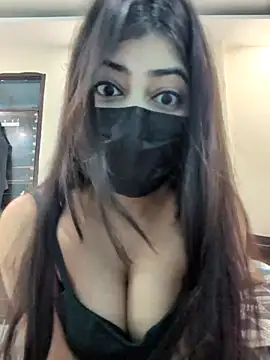 Confident chic online show from February 2026 12:04:01 PM