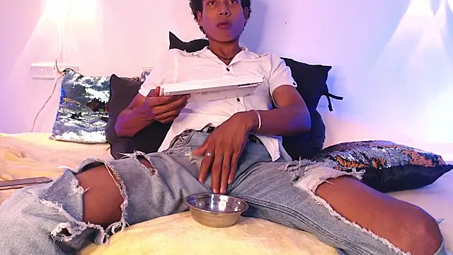 Snapshot of Walkers05 chatting on February 2026 02:30:01 AM Walkers05 online show from February 2026 02:30:01 AM