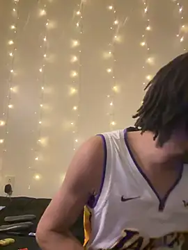 Snapshot of magic_man1085 chatting on February 2026 07:56:01 AM magic man1085 online show from February 2026 07:56:01 AM