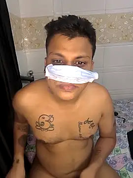 Snapshot of silkboy69 chatting on February 2026 12:14:02 AM silkboy69 online show from February 2026 12:14:02 AM