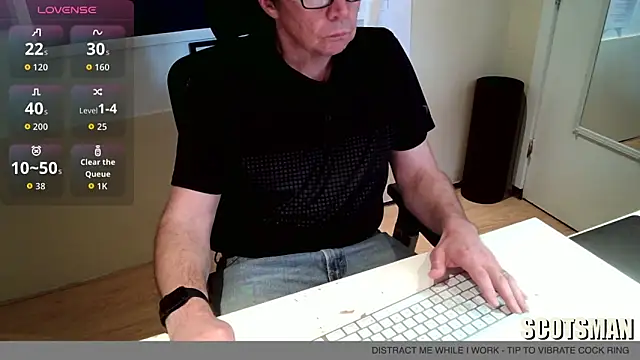 Snapshot of Scotsmanx chatting on April 2026 06:32:01 PM Scotsmanx online show from April 2026 06:32:01 PM