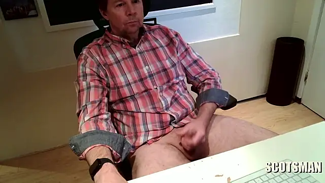Snapshot of Scotsmanx chatting on May 2026 04:15:01 PM Scotsmanx online show from May 2026 04:15:01 PM