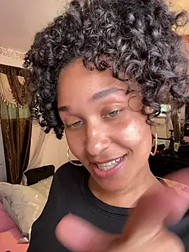 Snapshot of Jamalyce chatting on June 2026 04:33:01 PM Jamalyce online show from June 2026 04:33:01 PM