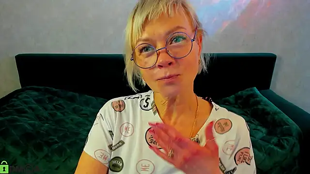 Snapshot of Ann_Annise chatting on April 2026 07:44:02 AM Ann Annise online show from April 2026 07:44:02 AM